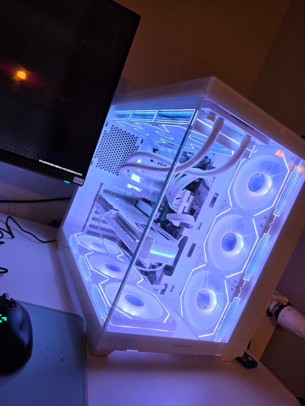 Foto 3 van Complete Gaming PC & Alienware ultrawide OLED scherm