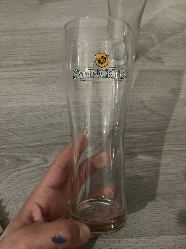 2x Swinckels 1680 Originele Bierglazen met Logo, Ophalen of Verzenden, Zo goed als nieuw