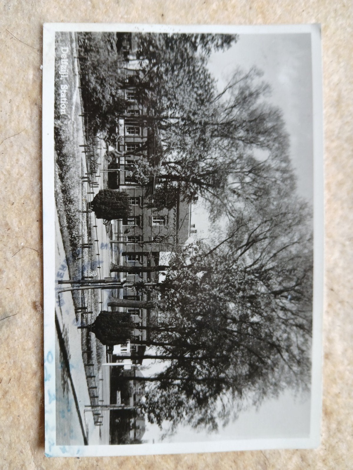 Oude ansichtkaart Delfzijl Station - Gelopen 1955, Ophalen of Verzenden, 1940 tot 1960, Gelopen, Groningen