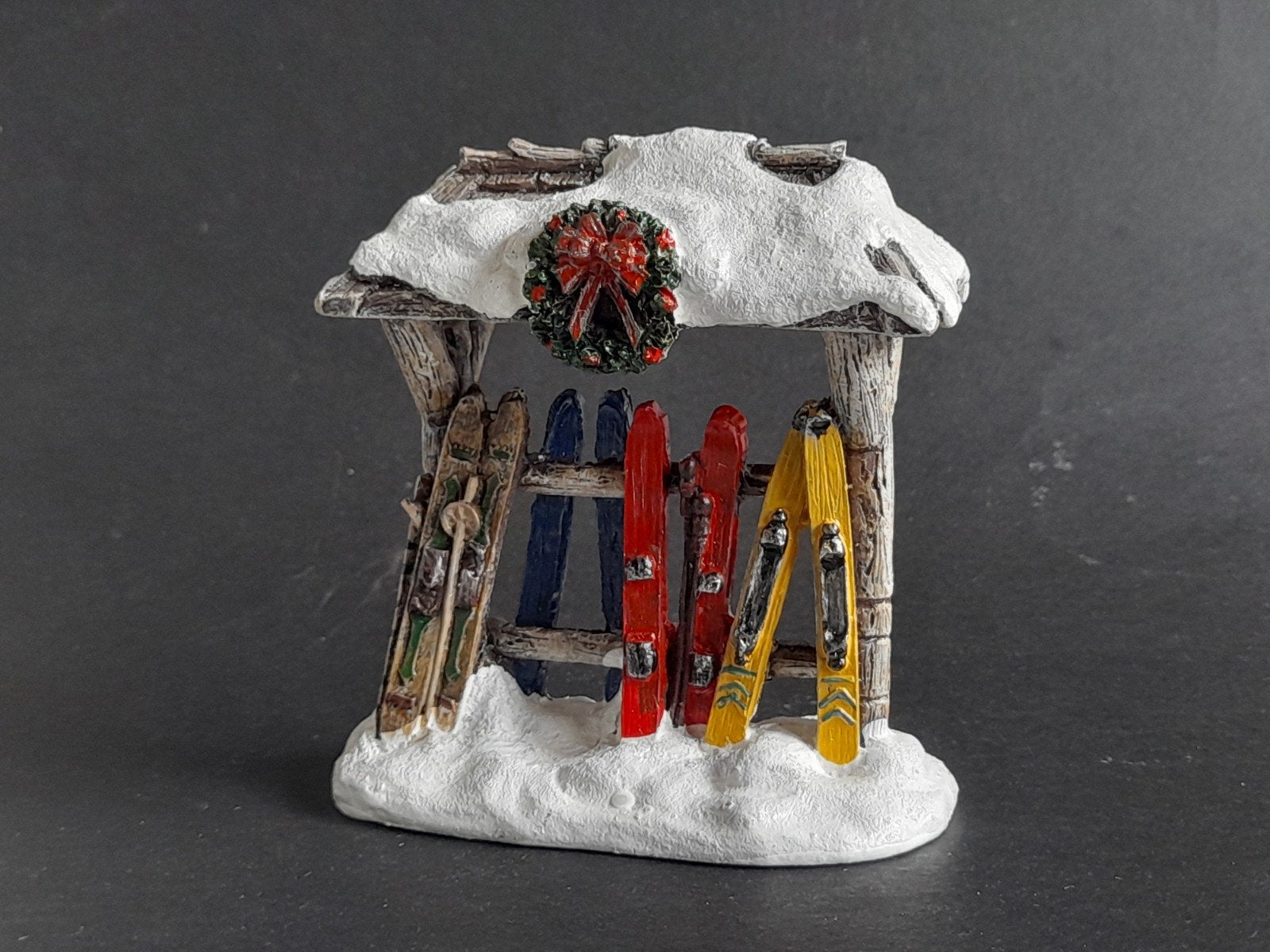 luville kerst figuur kerstdorp ski, Diversen, Kerst, Verzenden