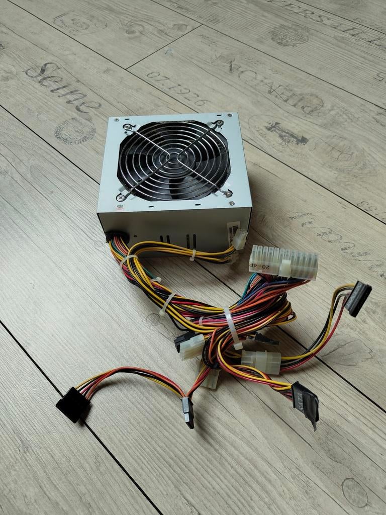 Coolermaster 400W Voeding - Betrouwbaar en Krachtig, Computers en Software, Interne voedingen, Ophalen of Verzenden, Gebruikt