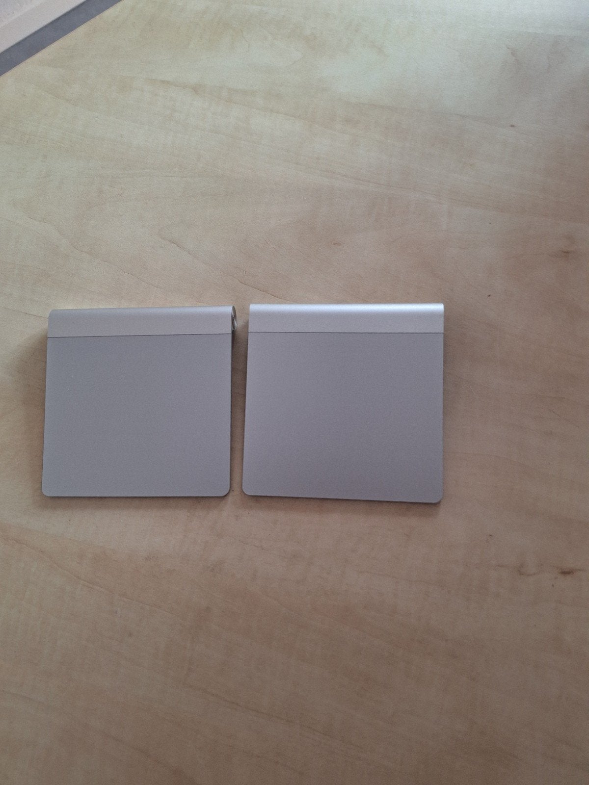 Te koop 2 x Apple Magic Trackpad, Ophalen, Gebruikt, Draadloos, Apple