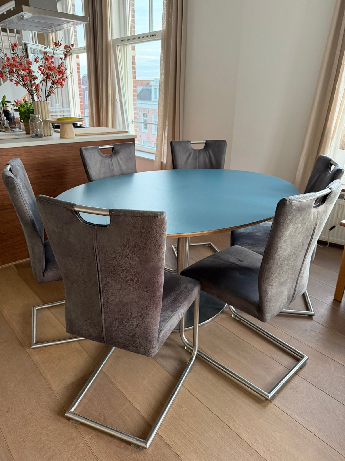 Artifort Oval Design Table + 6 stoelen – Pierre Paulin, Ophalen, Zo goed als nieuw, 4 tot 6 stoelen