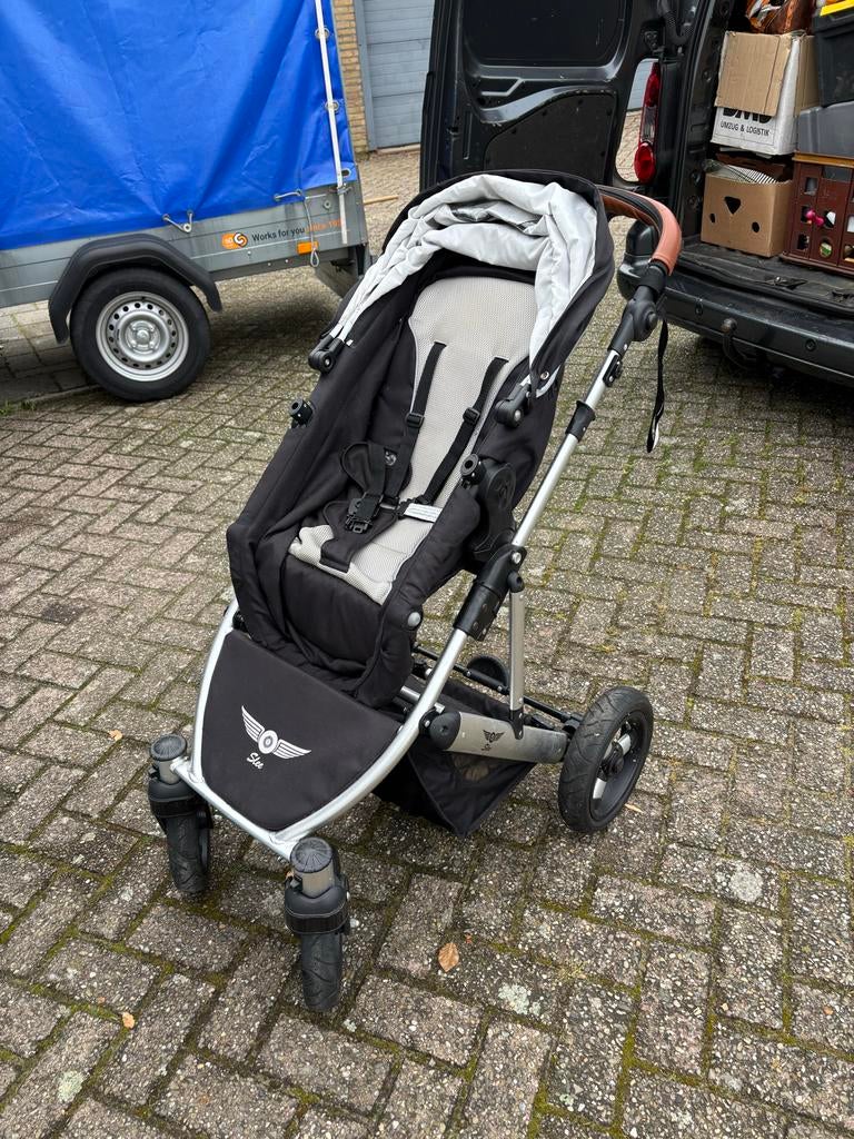 Mooie model slee kinderwagen - Ziet er heel goed uit!, Kinderen en Baby's, Kinderwagens en Combinaties, Ophalen, Zo goed als nieuw