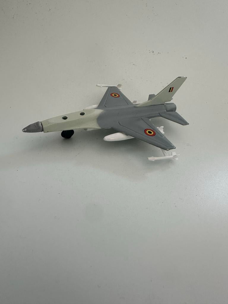 Modelvliegtuig F-16 (Belgische Luchtmacht), Verzenden, Gebruikt