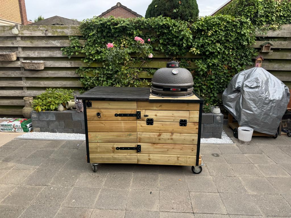 Kamado Grillguru medium, Tuin en Terras, Buitenkeukens, Ophalen, Gebruikt, Houtskool, Vrijstaand