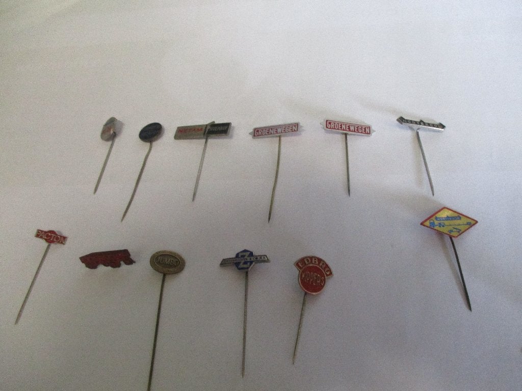 Wagenbouwer Speldjes 12 stuks, Verzamelen, Ophalen of Verzenden, Zo goed als nieuw, Merk, Speldje of Pin