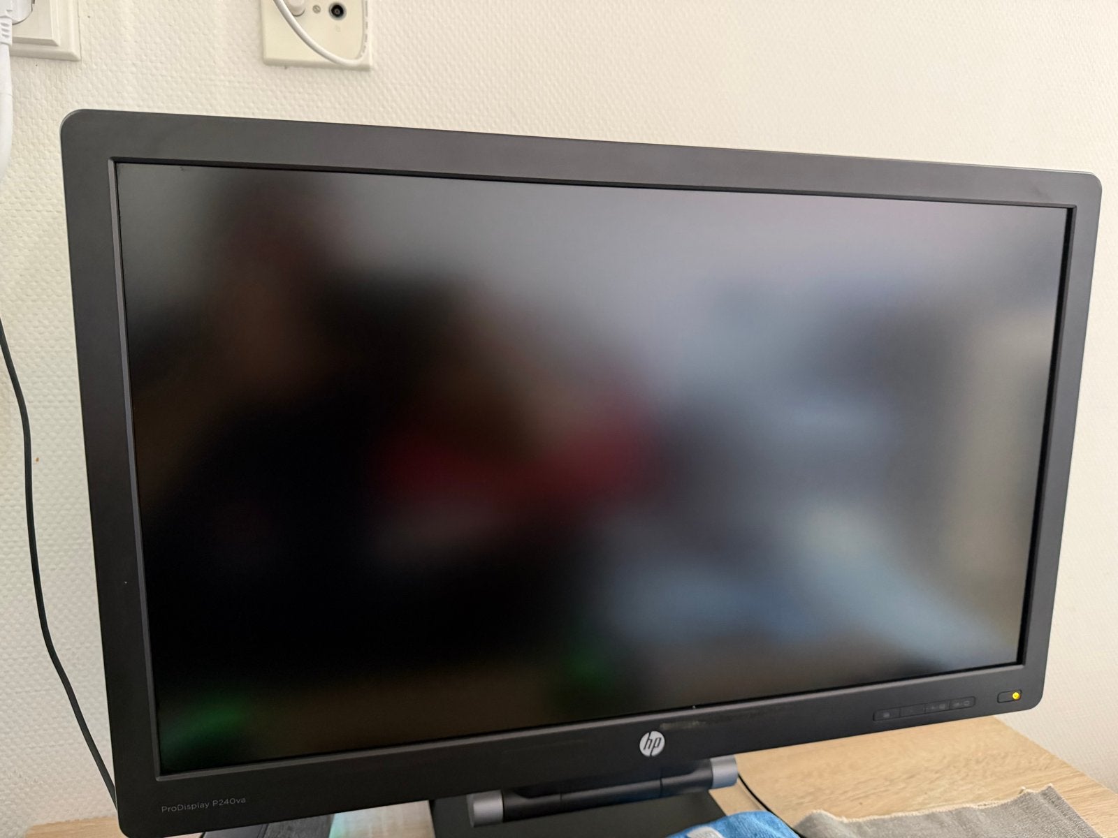 Foto 5 van HP ProDisplay P240va Monitor - Full HD VA-paneel