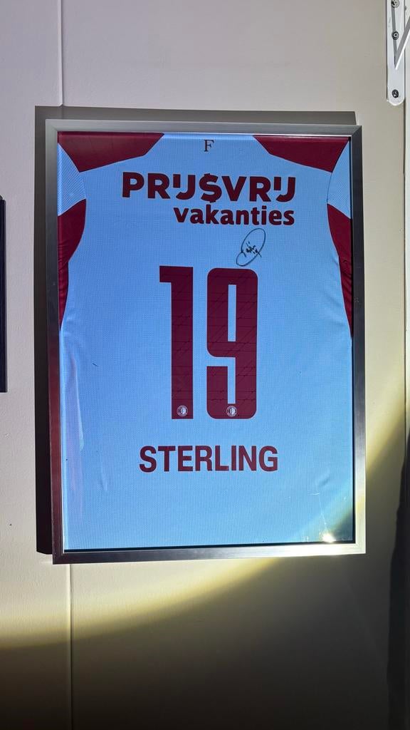 Voetbalshirt met handtekeningen Sterling en Trauner, Sport en Fitness, Voetbal, Maat S, Ophalen of Verzenden, Nieuw, Shirt