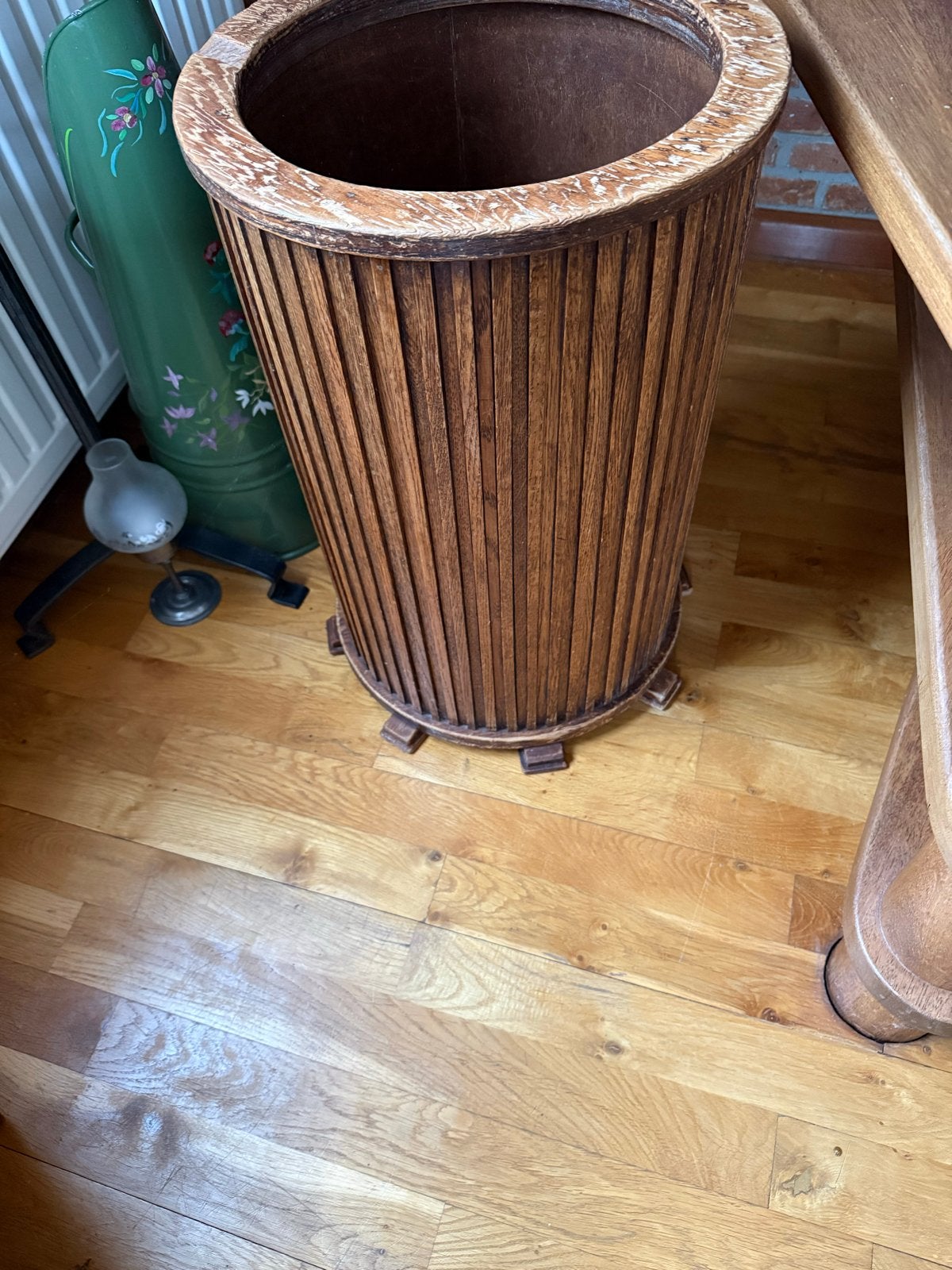 Vintage houten paraplu bak  met lattenstructuur, Ophalen, Gebruikt, Bruin