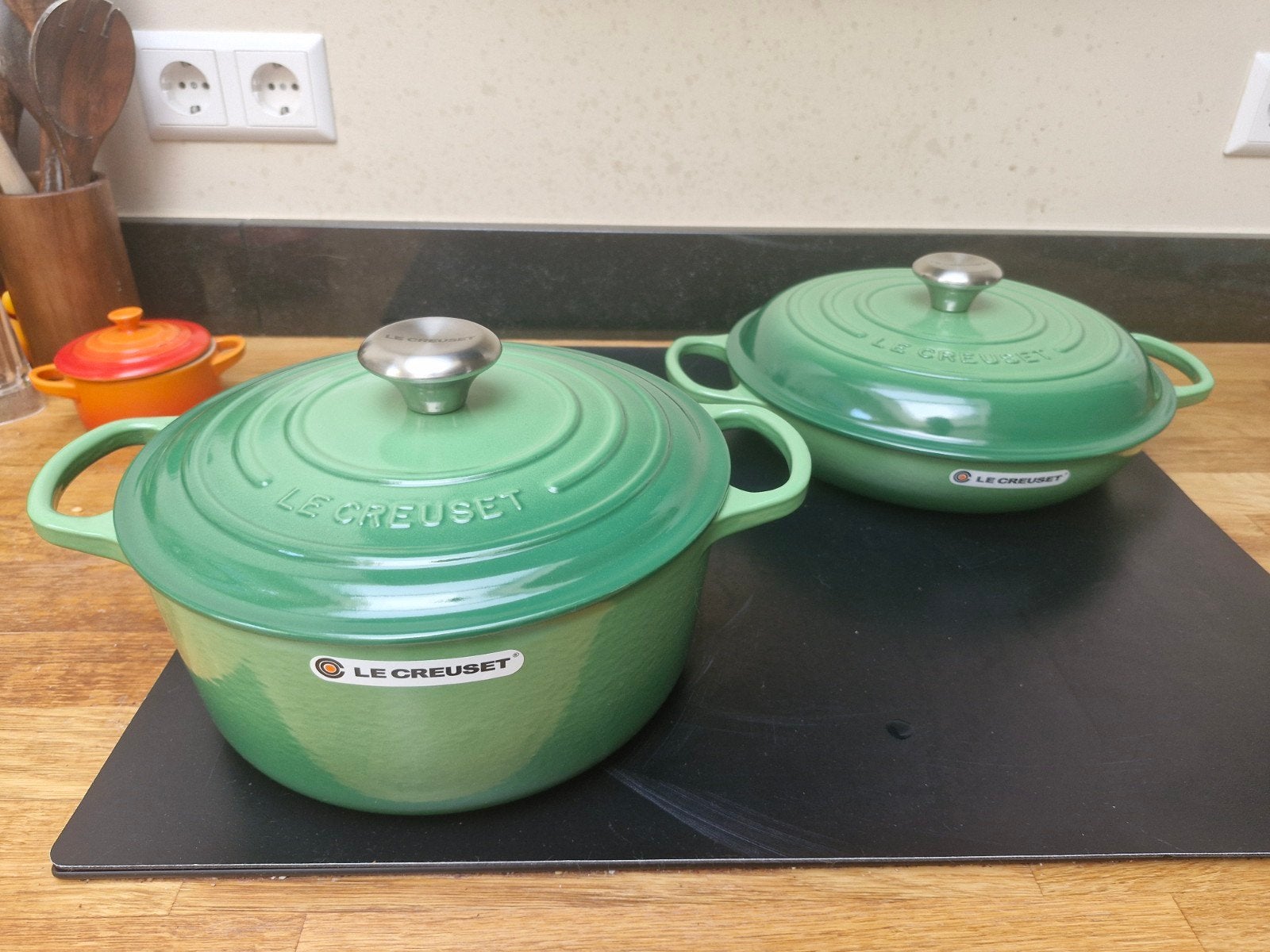 Le Creuset Braadpan 24cm - Bamboo Groen, Le Creuset, Ophalen of Verzenden, Zo goed als nieuw, Met deksel