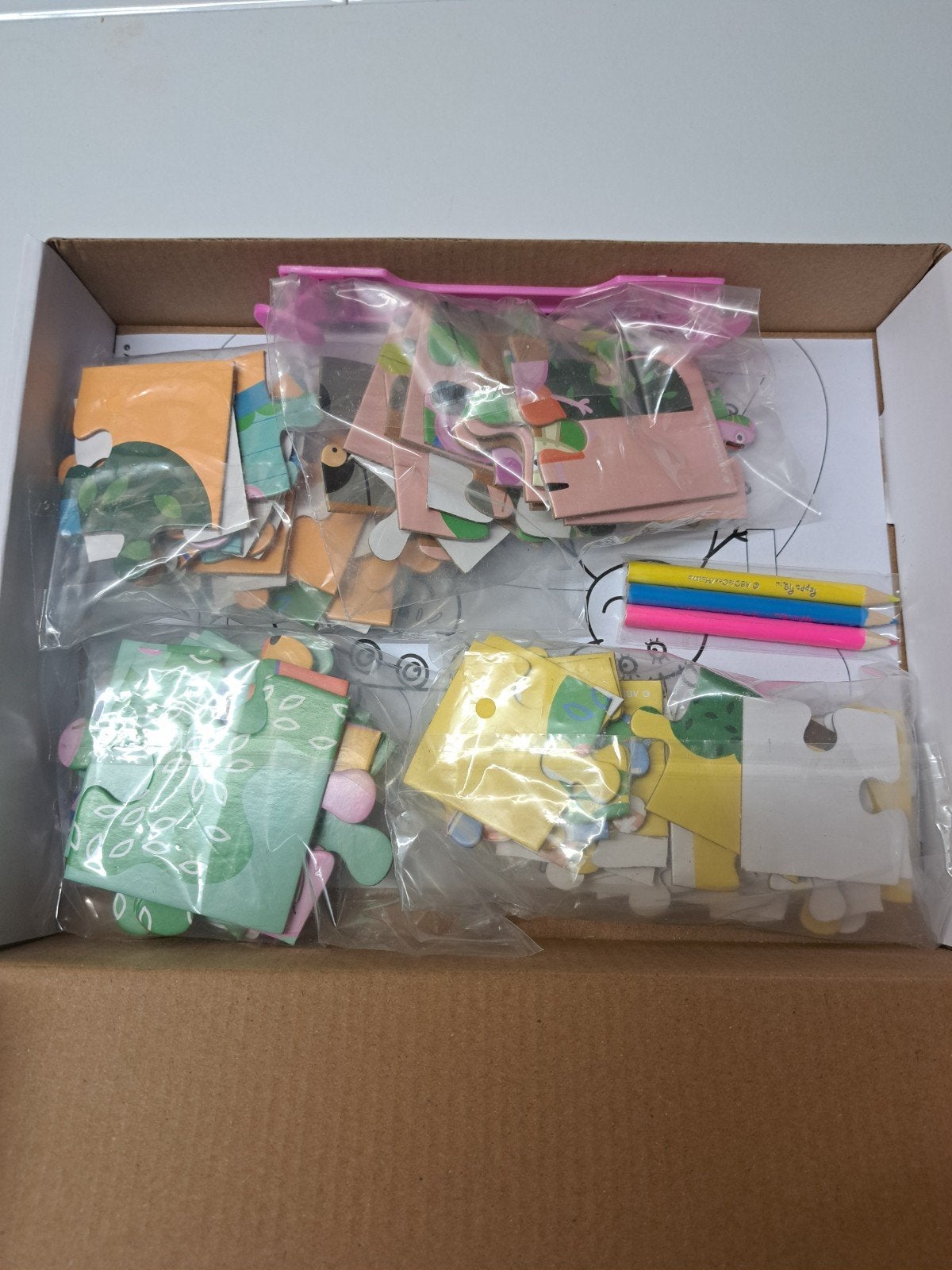peppa pig 4 puzzels, Ophalen of Verzenden, 10 tot 50 stukjes, Zo goed als nieuw