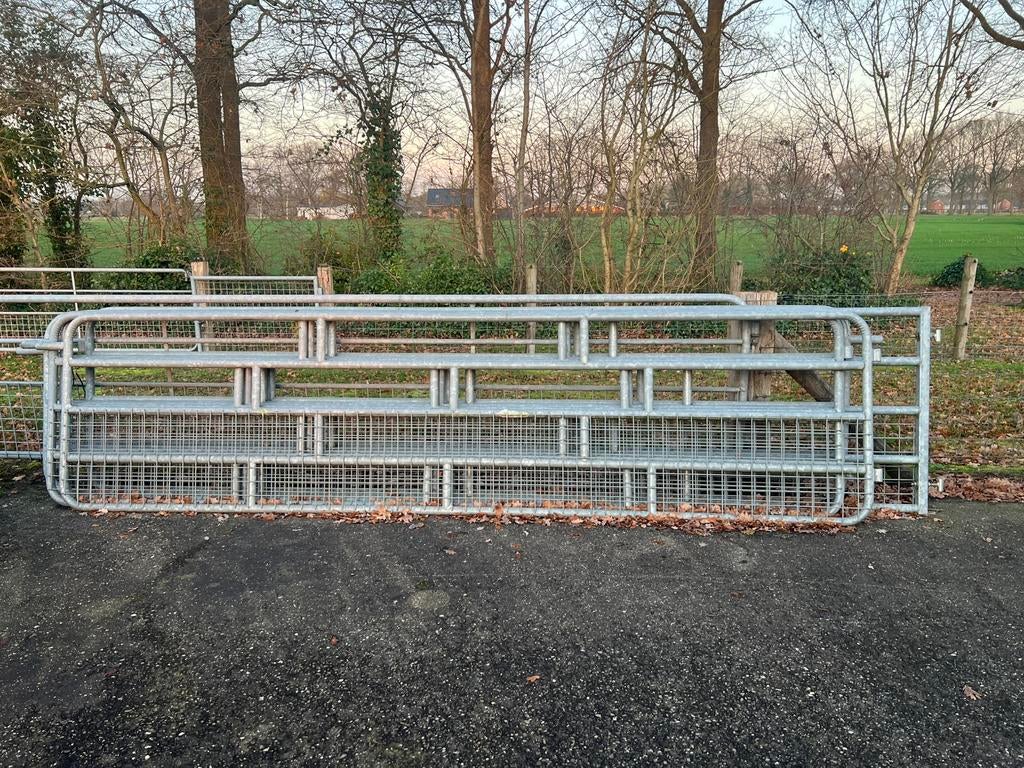 5 zeer zware metalen hekken met gaas! In super goede staat, Doe-het-zelf en Verbouw, Metalen, Ophalen, Zo goed als nieuw, IJzer