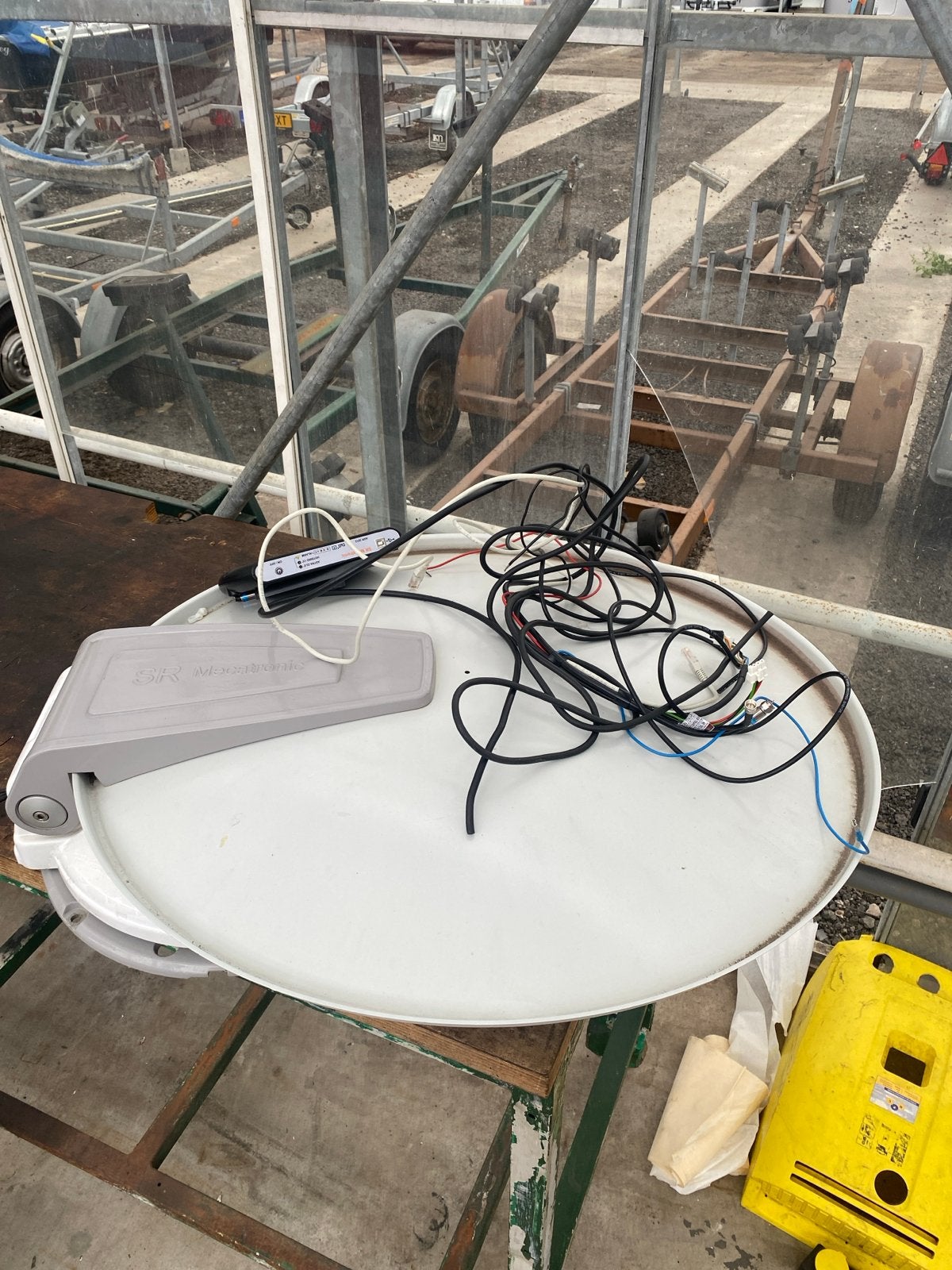 SR Mecatronic ASR 2012 schotelantenne met bedieningspaneel, Caravans en Kamperen, Ophalen of Verzenden, Gebruikt