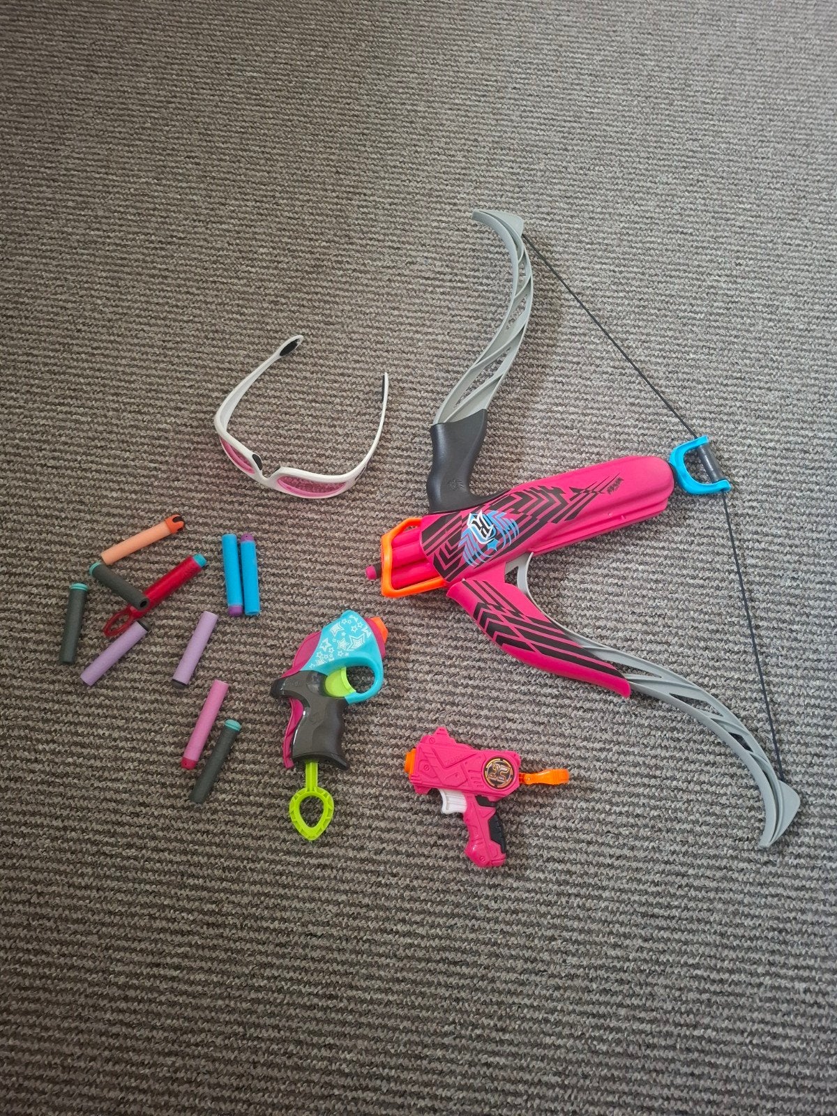 Roze meisjea Nerf Rebelle boog en pistolen set, Ophalen of Verzenden, Gebruikt