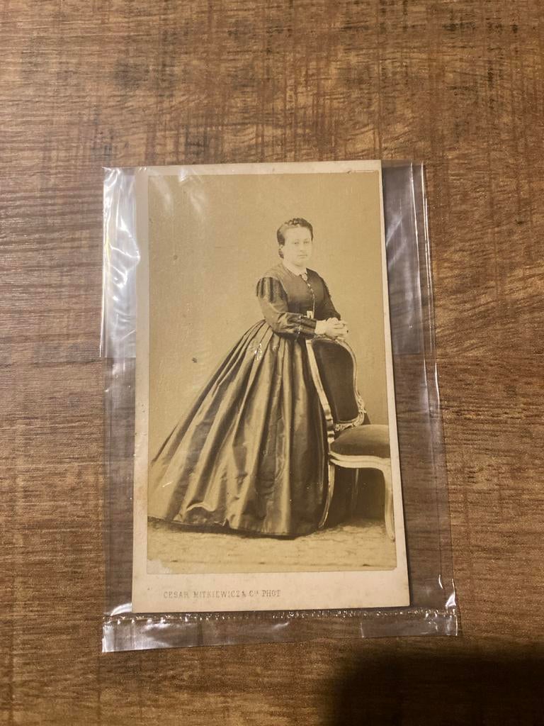 Antieke foto van dame, Cesar Mitkiewicz & Cie, Brussel, Verzamelen, Foto's en Prenten, Gebruikt, Foto, Ophalen of Verzenden, Voor 1940