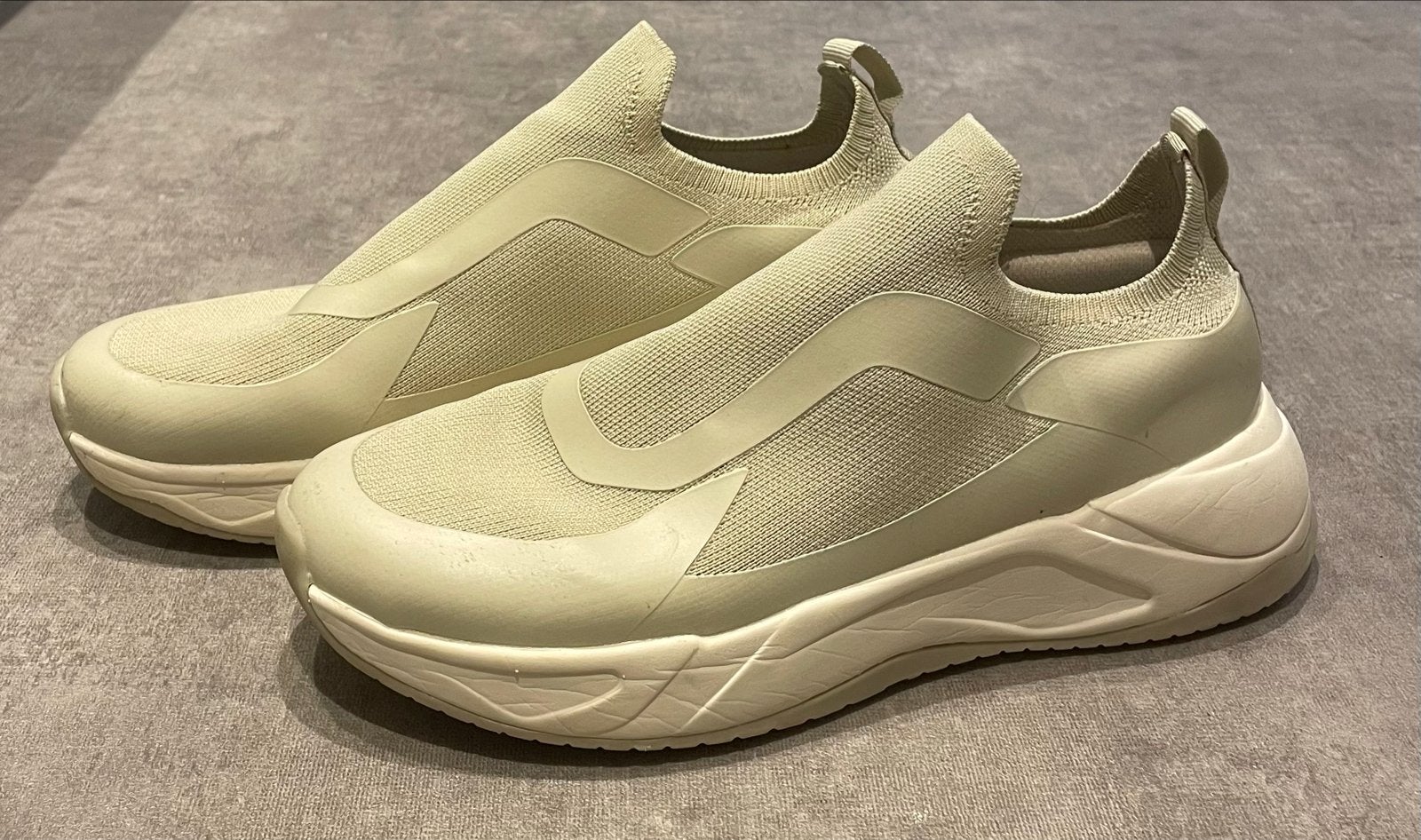 ZARA Elastische Sneakers heren Maat 40 (vallen groot), Ophalen of Verzenden, Gedragen, Beige, Sneakers of Gympen