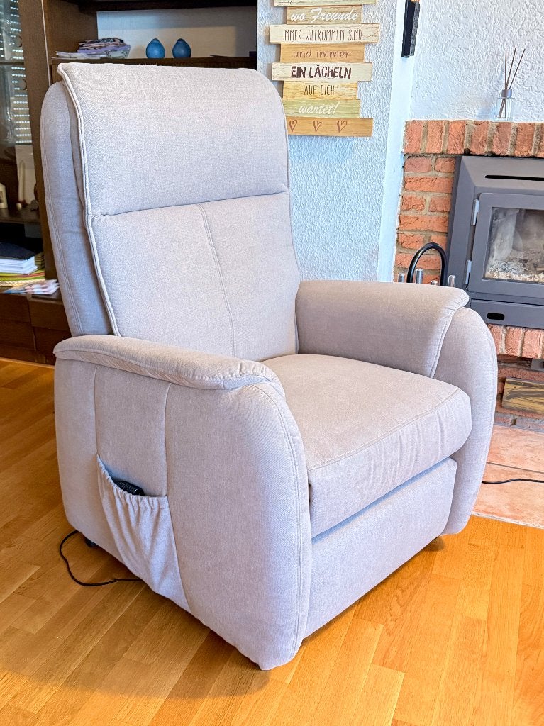 Polsteria Frederik – elektrische tv-fauteuil, lichtgrijs