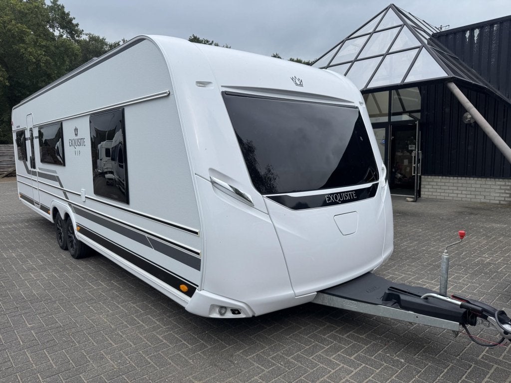 LMC Exquisite 695 VIP 2024 | Vrijst. Queensbed | Voortent, Caravans en Kamperen, Schokbreker, Bedrijf, Treinzit, 6 tot 7 meter