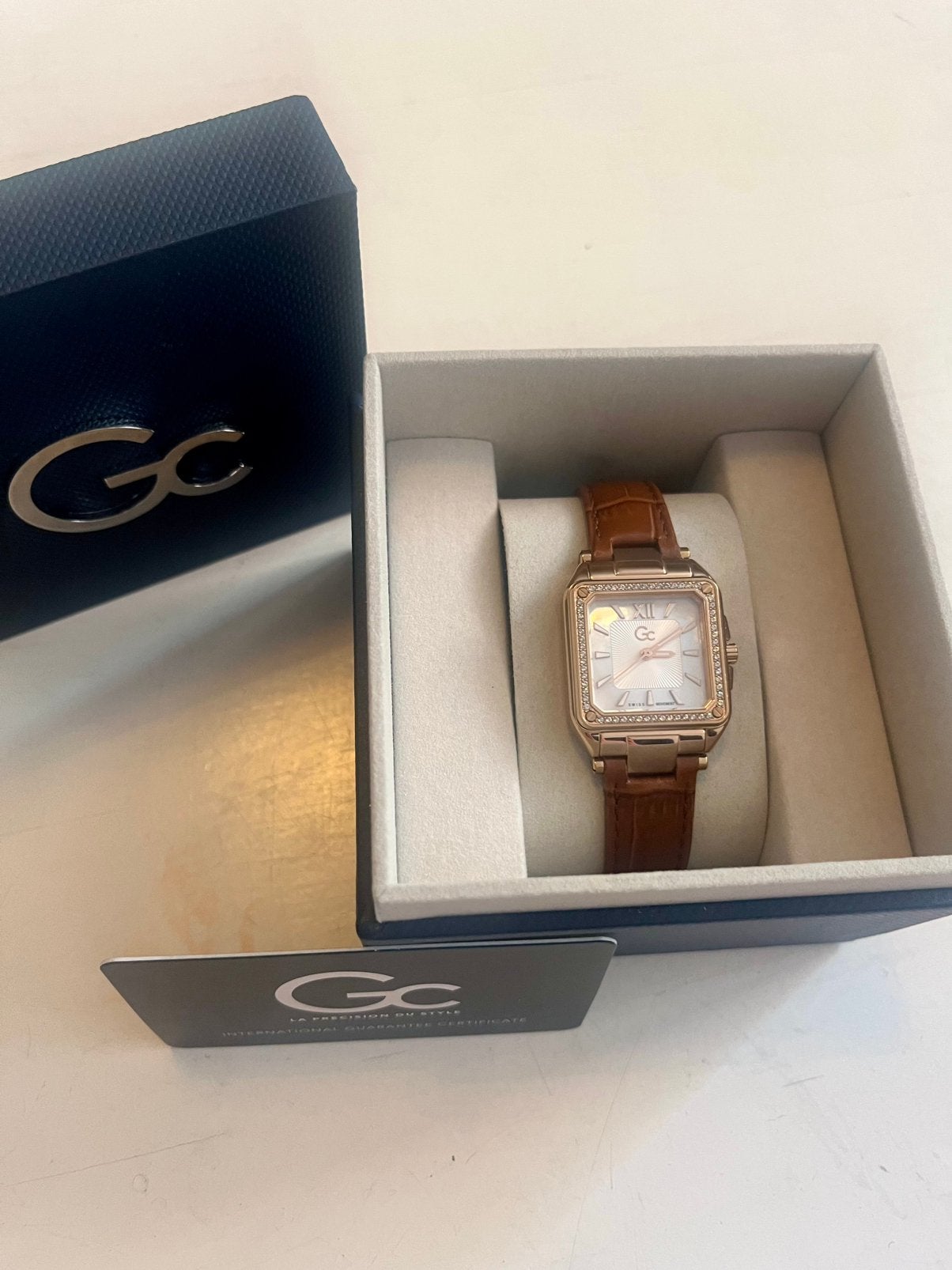 Guess Collection Couture Square, Leer, Guess, Polshorloge, Ophalen of Verzenden