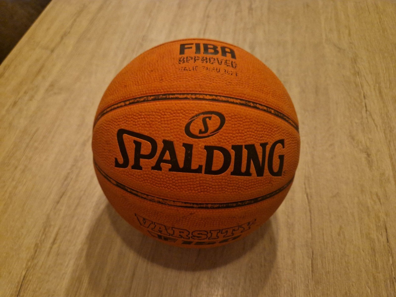 Spalding Varsity TF-150 Basketbal - FIBA Approved, Ophalen of Verzenden, Gebruikt, Bal