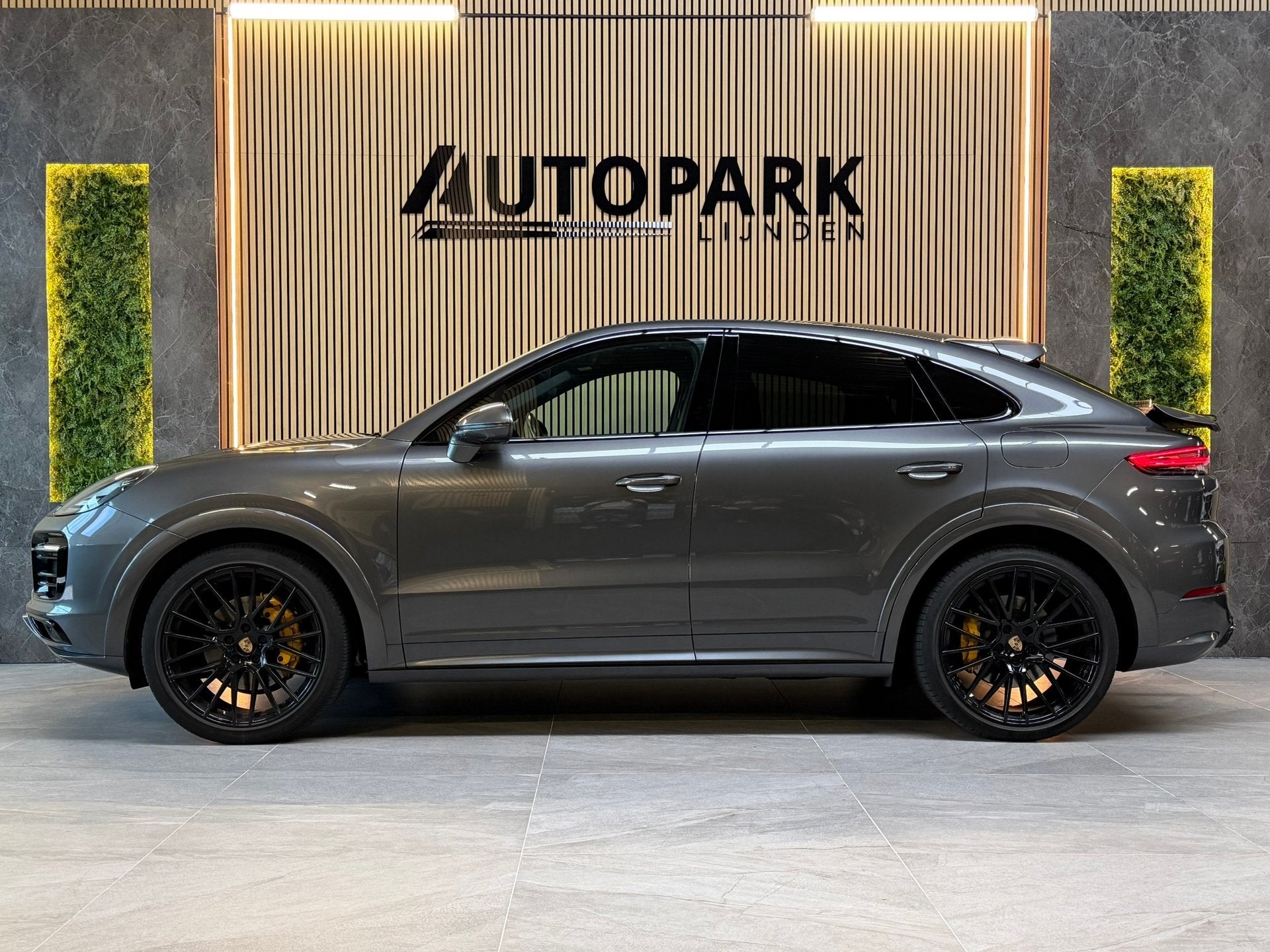 Porsche Cayenne Coupé 3.0 E-Hybrid PANO|BOSE|SOFTCLOSE|SPOR, Auto's, Automaat, Cayenne, Gebruikt, 2995 cc