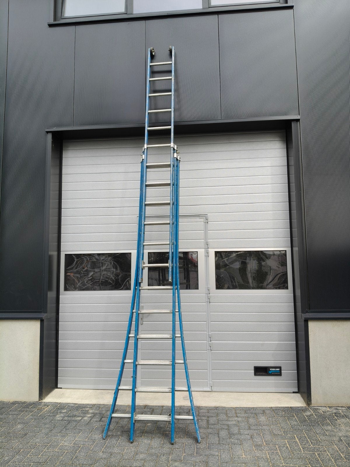 3 delige blauw gecoate ladder 3x12 sports 7.75 meter, Ophalen, Gebruikt, Ladder, 4 meter of meer