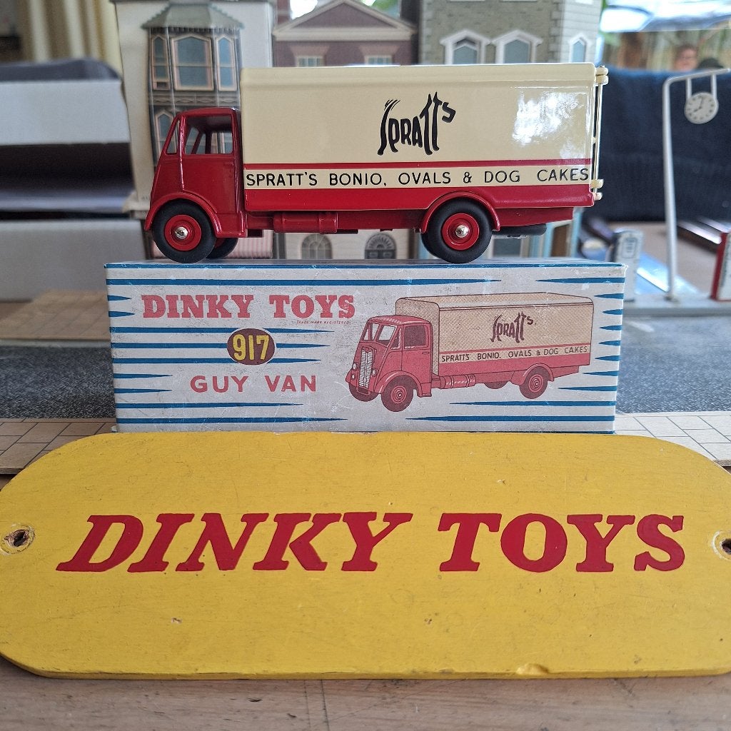 Dinky Toys, Hobby en Vrije tijd, Verzenden, Zo goed als nieuw, Auto, Dinky Toys