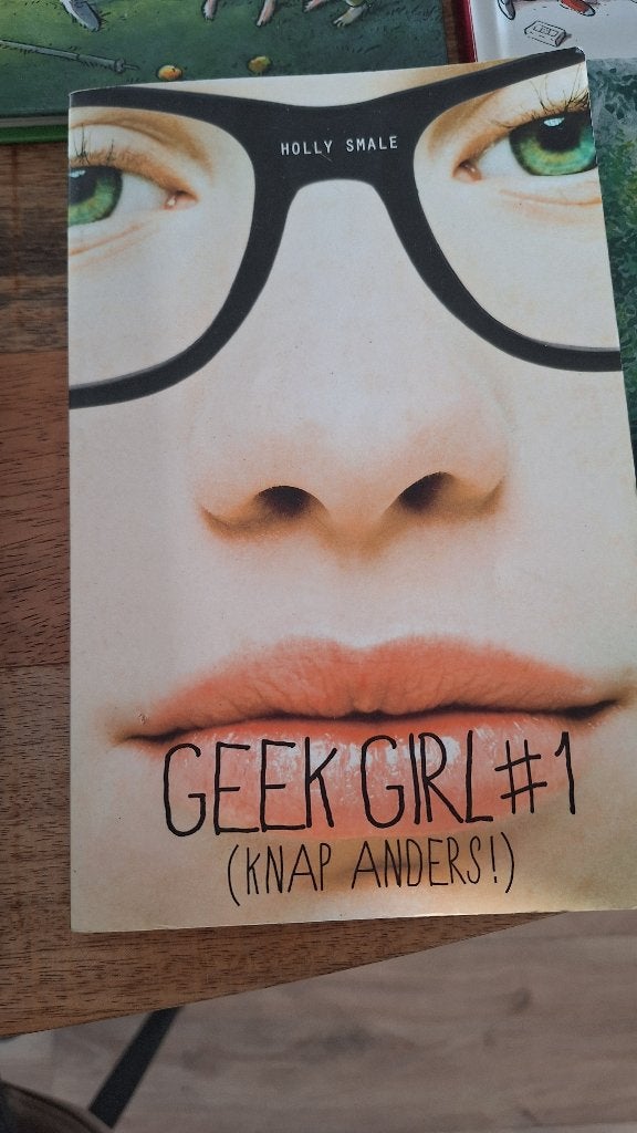 Jeugdboek, geek girl 1, Ophalen of Verzenden, Zo goed als nieuw, Holly Smale