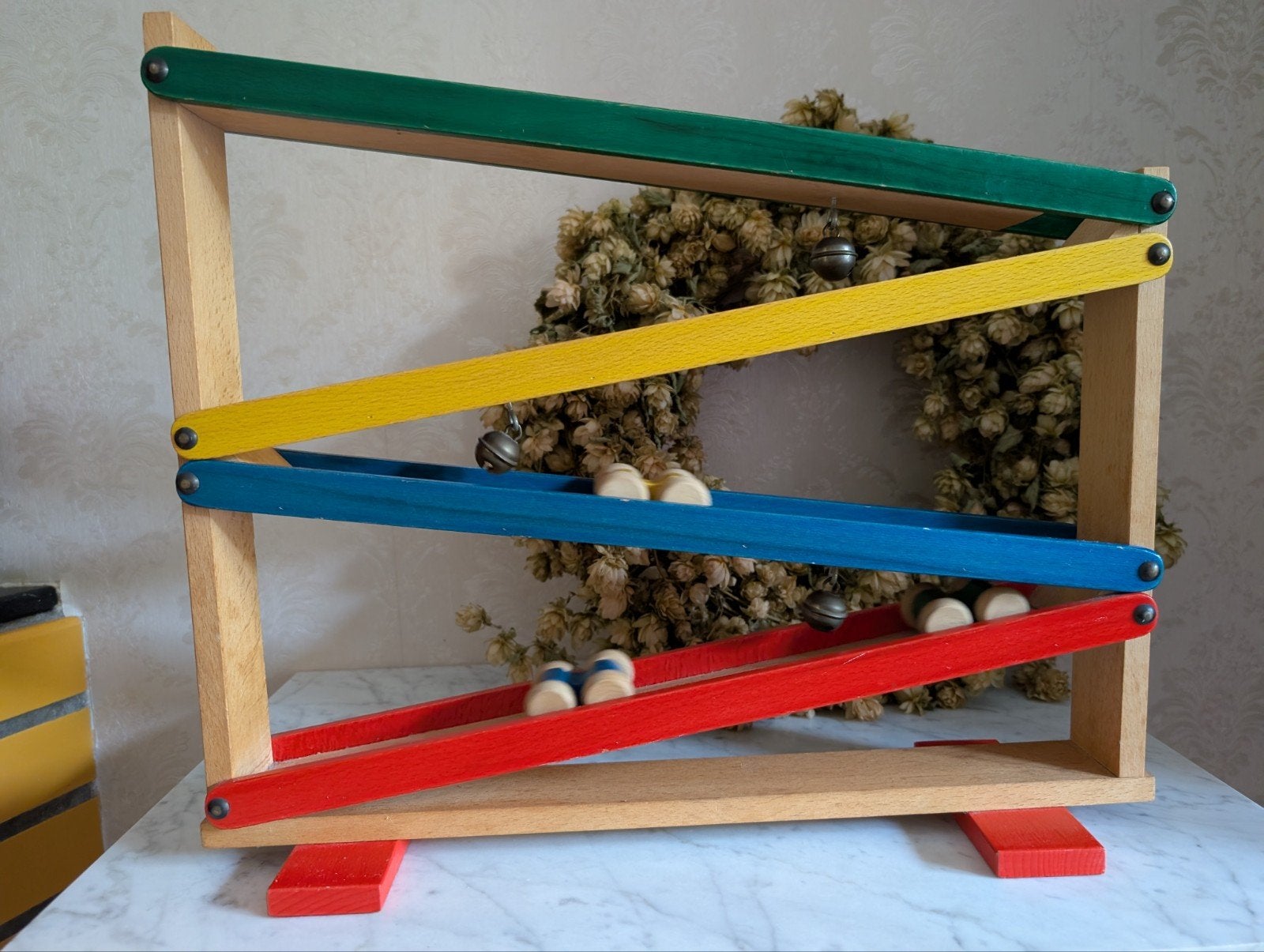 Leuke vintage houten autobaan in primaire kleuren, Ophalen of Verzenden, Gebruikt, Overige typen