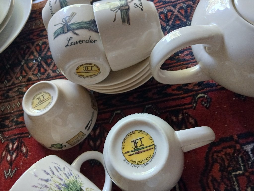 Servies Jet, Ophalen, Zo goed als nieuw, Aardewerk, Overige stijlen