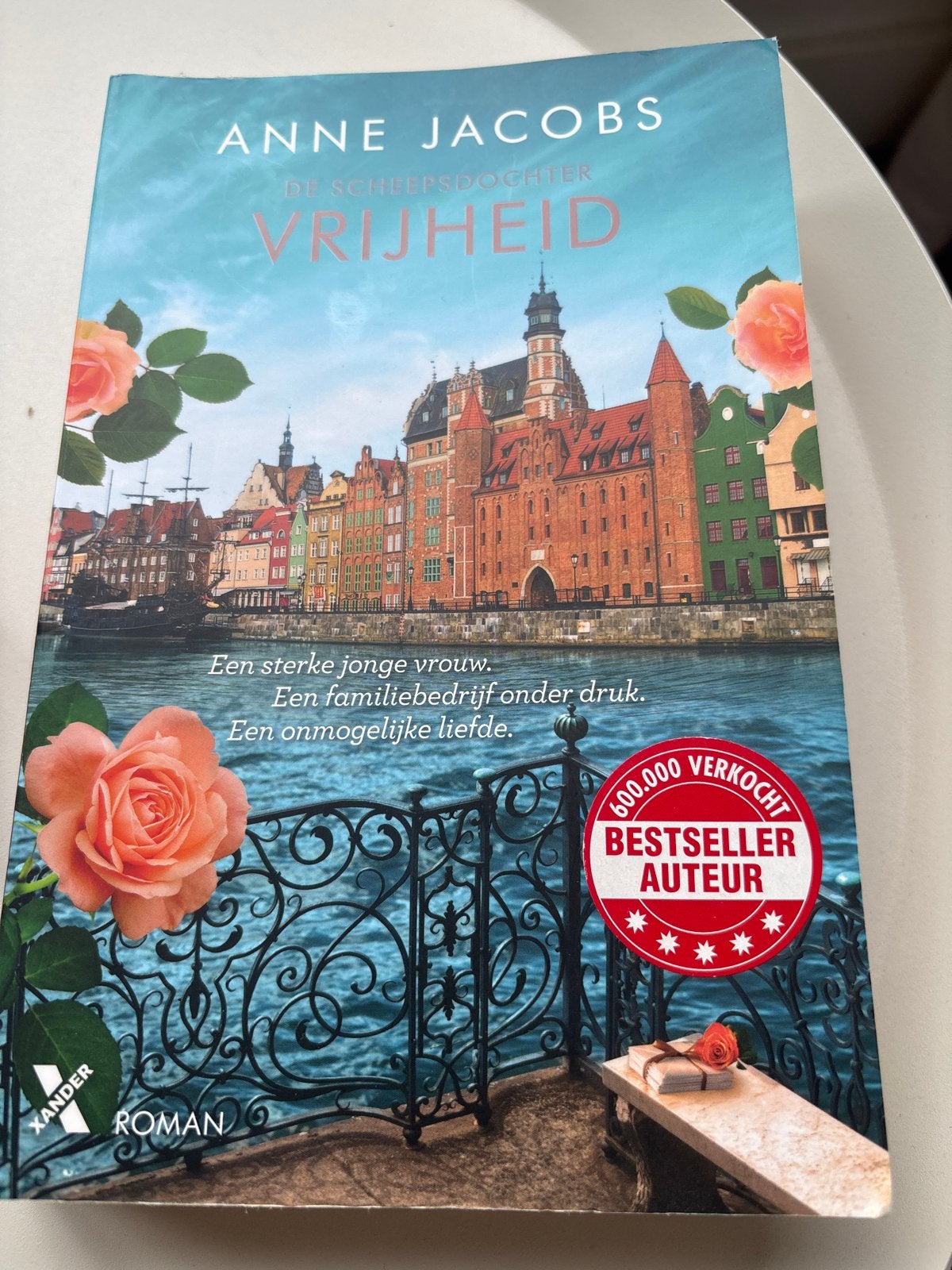 Anne Jacobs - De Scheepsdochter: Vrijheid (Roman), Ophalen of Verzenden, Zo goed als nieuw, Nederland