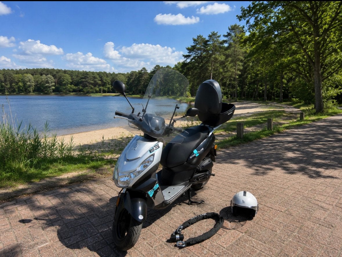 Peugeot Kisbee Streetline - Zilver/Zwart - Augustus 2023, Ophalen, Zo goed als nieuw, Benzine, Overige modellen