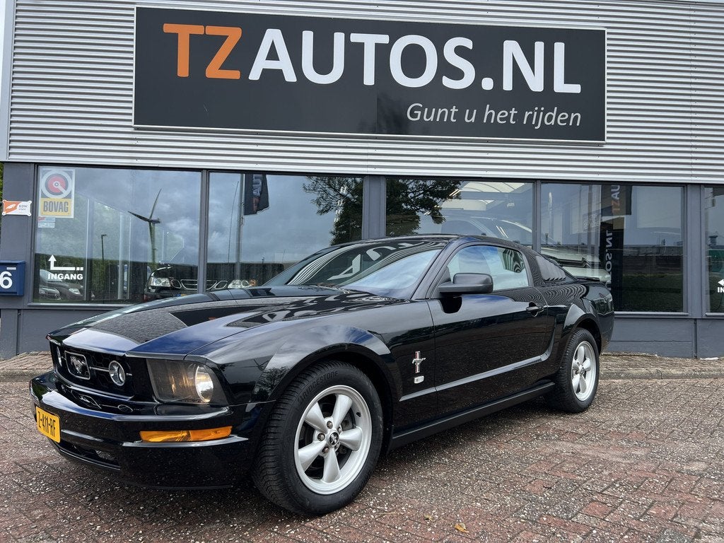 Ford USA Mustang 4.0 V6 Automaat (bj 2007), Auto's, Gebruikt, 4 stoelen, Multifunctioneel stuurwiel, Zwart