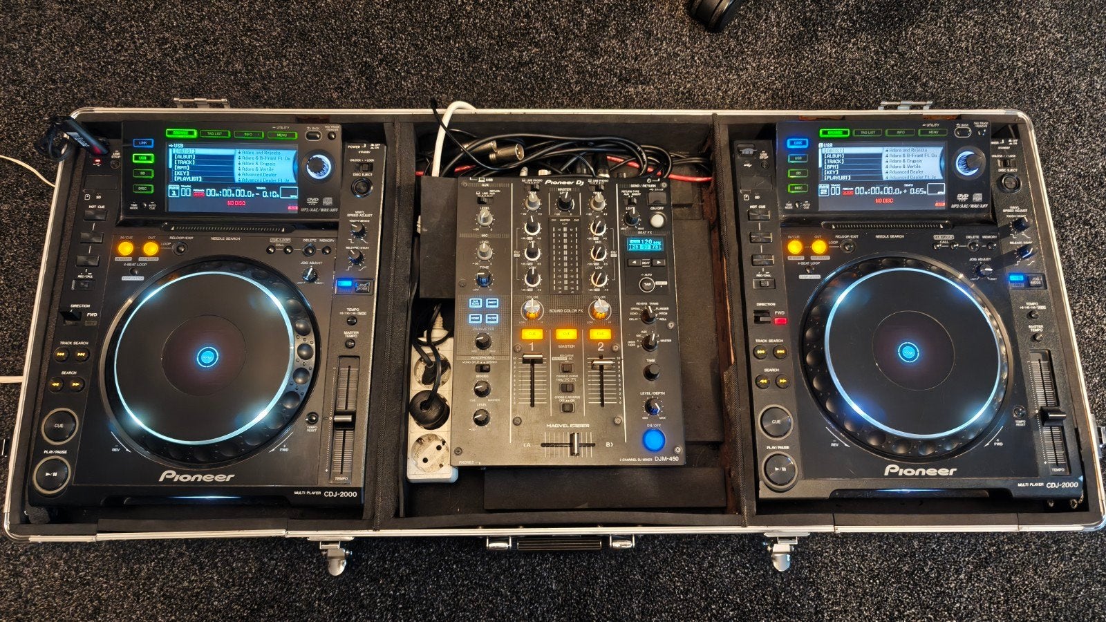 2x CDJ 2000 + DJM 450 + plug and play Roadinger flightcase!, Ophalen of Verzenden, Zo goed als nieuw, Pioneer