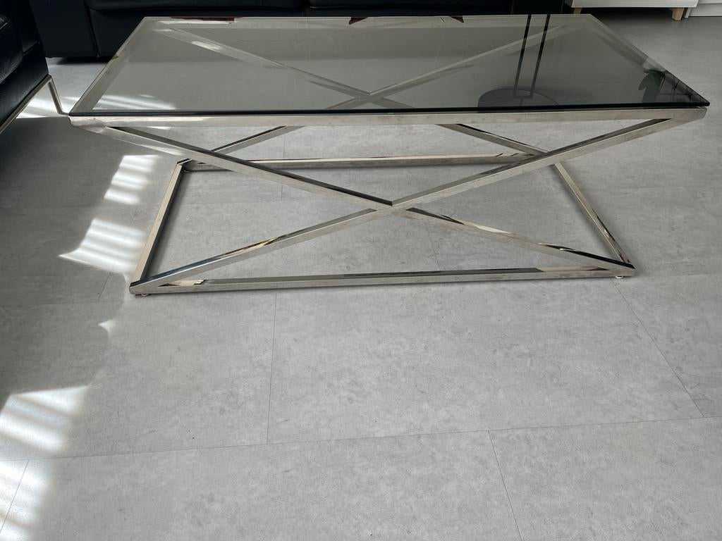 Salontafel met rookglas en metalen onderstel, Huis en Inrichting, Tafels | Salontafels, Ophalen, Gebruikt, 50 tot 100 cm, 100 tot 150 cm