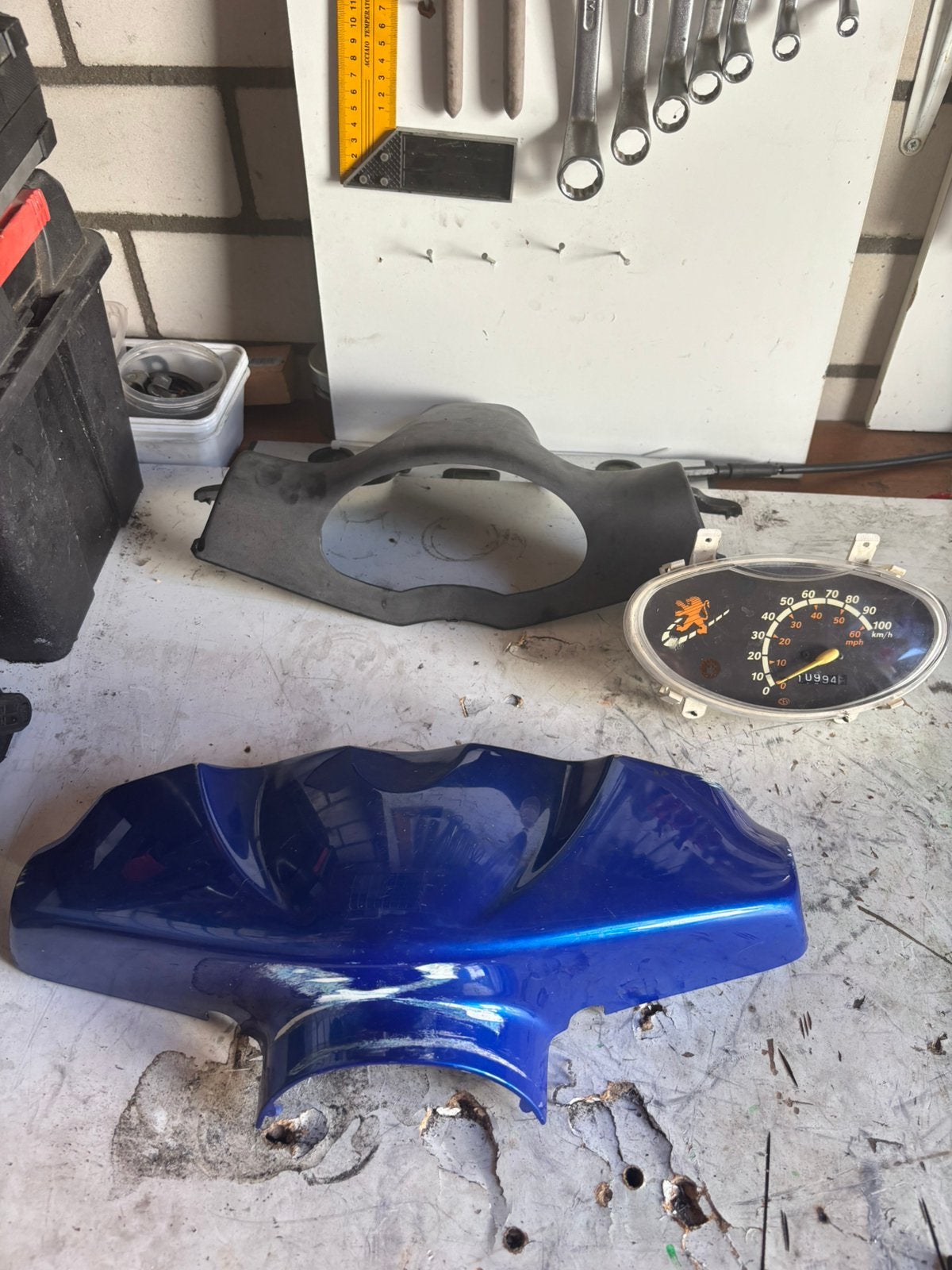 Peugeot vivacity stuurkappen + teller, Ophalen of Verzenden, Zo goed als nieuw, Kap