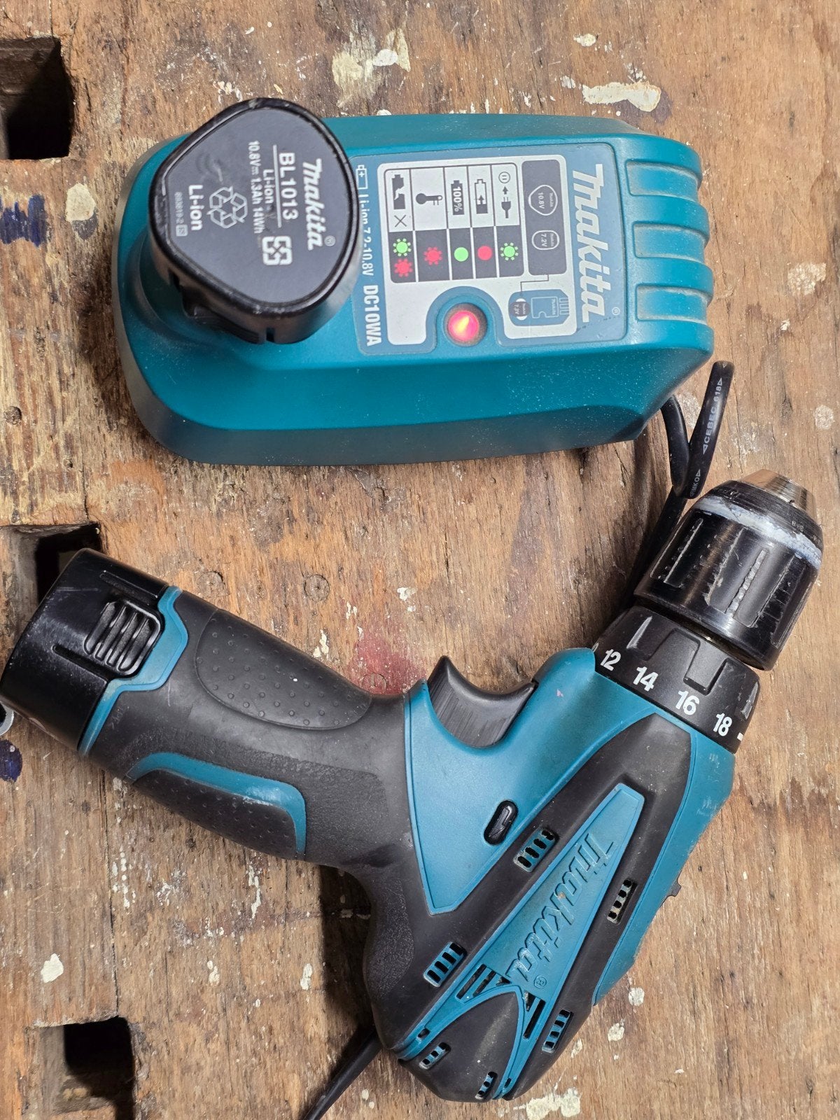 Te koop: Makita 10,8V accuboor, voor de handige Harrie(tte), Gebruikt, Variabele snelheid, Ophalen of Verzenden, Boor- en Schroefmachine