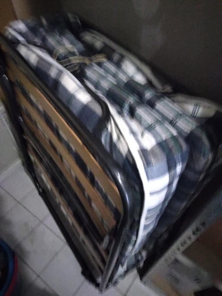logeerbed, Ophalen, Eenpersoons, 190 cm of minder, Zo goed als nieuw