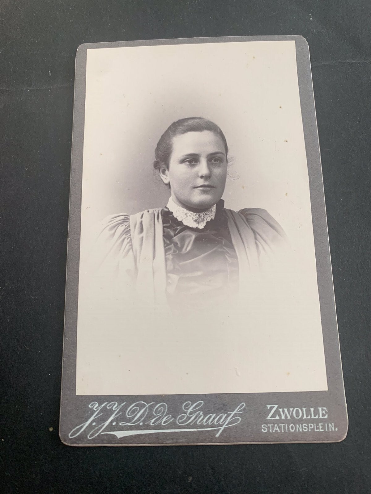 cdv carte de visite dame Zwolle J J D de Graaf, Verzamelen, Foto's en Prenten, Verzenden, Voor 1940, Zo goed als nieuw, Foto