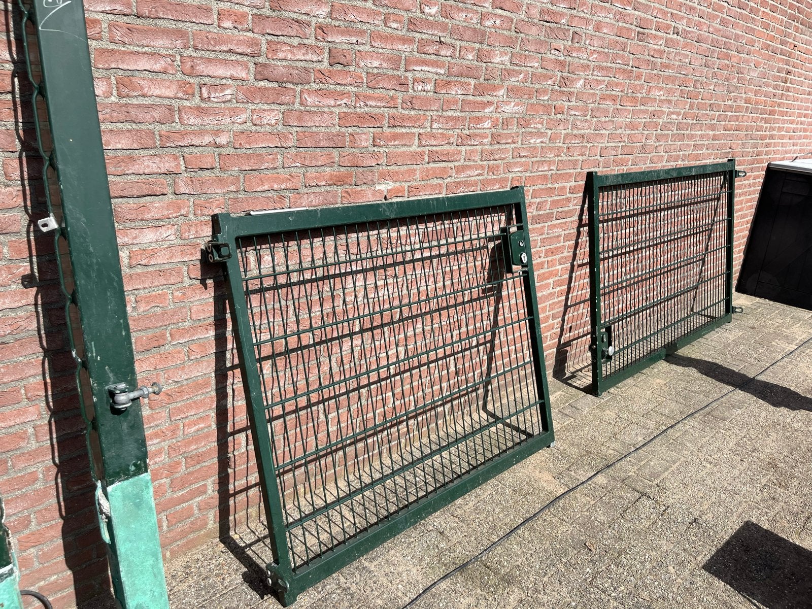 2 Tuinpoorten incl. palen, scharnieren en slot - RAL 6009, Ophalen, Met poort, Gebruikt, Tuinhek