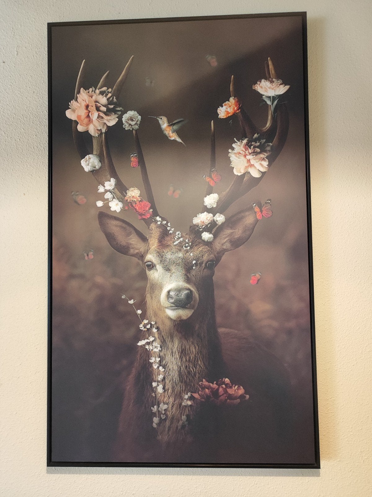 Schilderij Hert met Bloemen en Kolibrie, XL formaat, Ophalen of Verzenden, Zo goed als nieuw, 50 tot 75 cm, Print