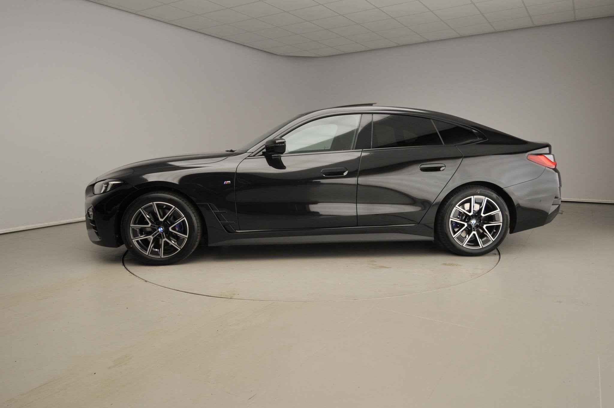 BMW 4 Serie Gran Coupe 430i xDrive | M-Sportpakket | LED | N, Auto's, BMW, Automaat, Met garantie (alle), Metallic lak, Zwart