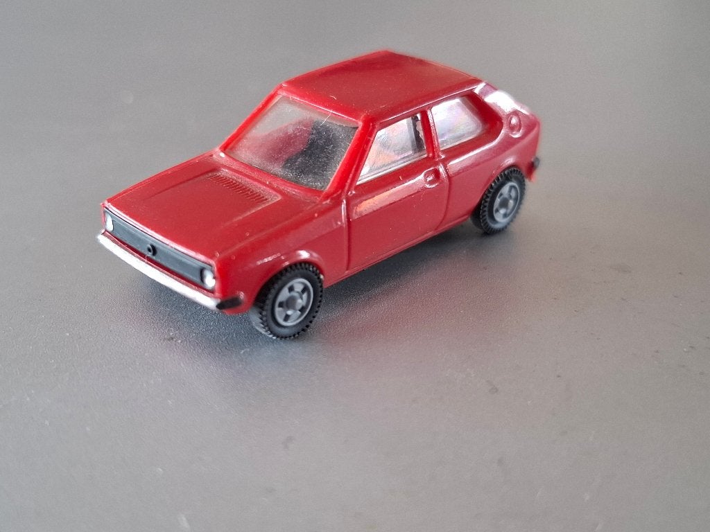 1:87 Volkswagen VW Polo 1 rood € 6, Verzenden, Zo goed als nieuw, Auto, Overige merken