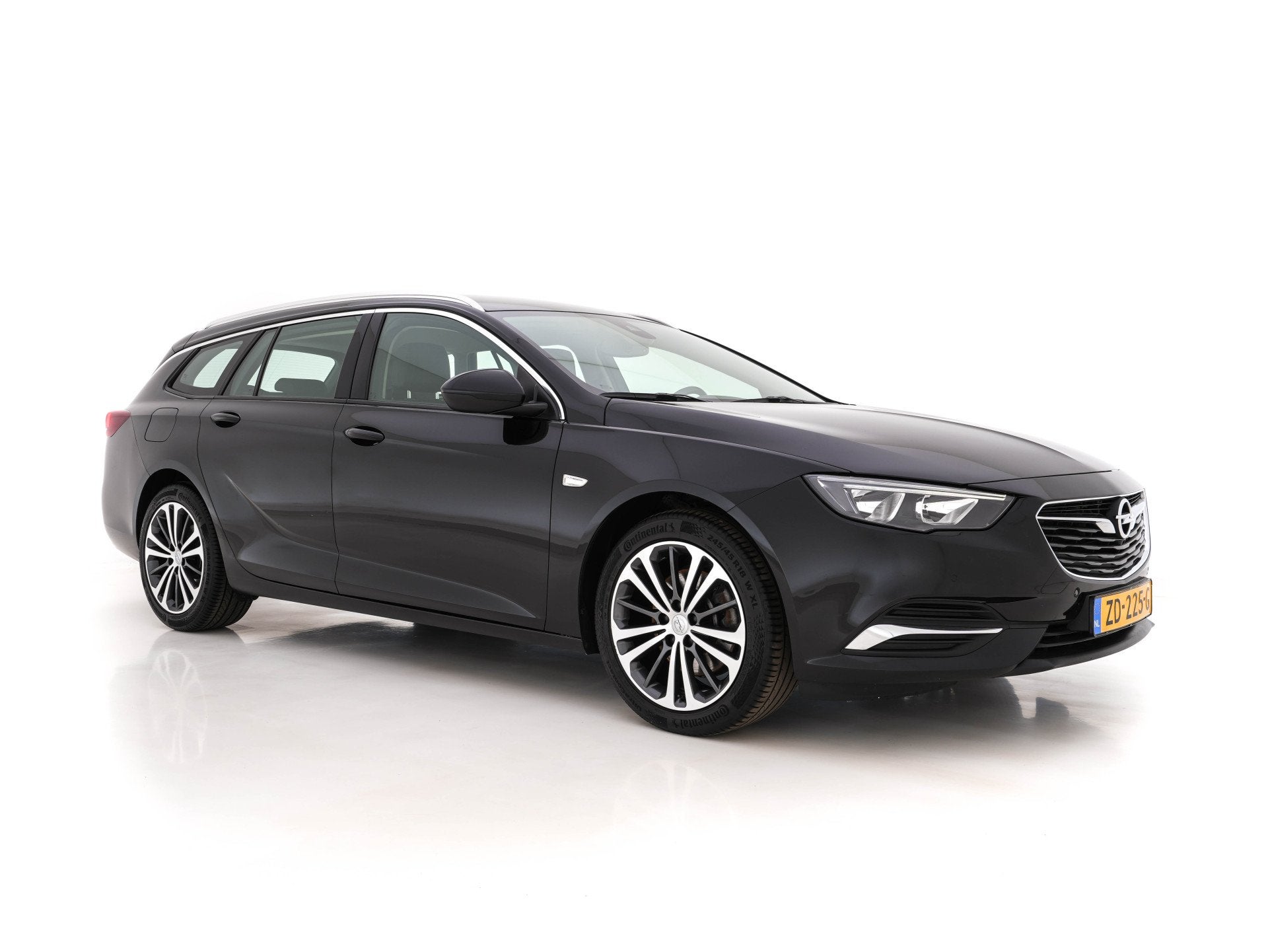 Opel Insignia Sports Tourer 1.5 Turbo Business Executive Aut, 730 kg, Gebruikt, 4 cilinders, Zwart