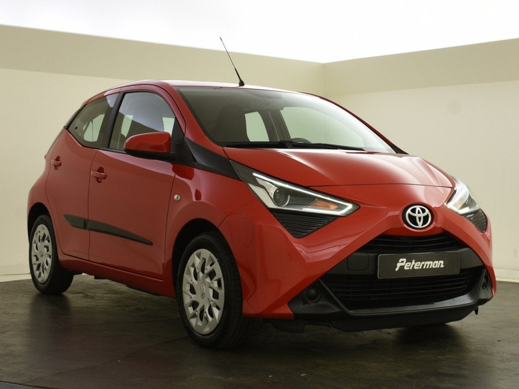 Toyota Aygo 1.0 VVT-i x-play limited | Carplay | Trekhaak |, Auto's, 12 maanden, Gebruikt, Euro 6, 4 stoelen