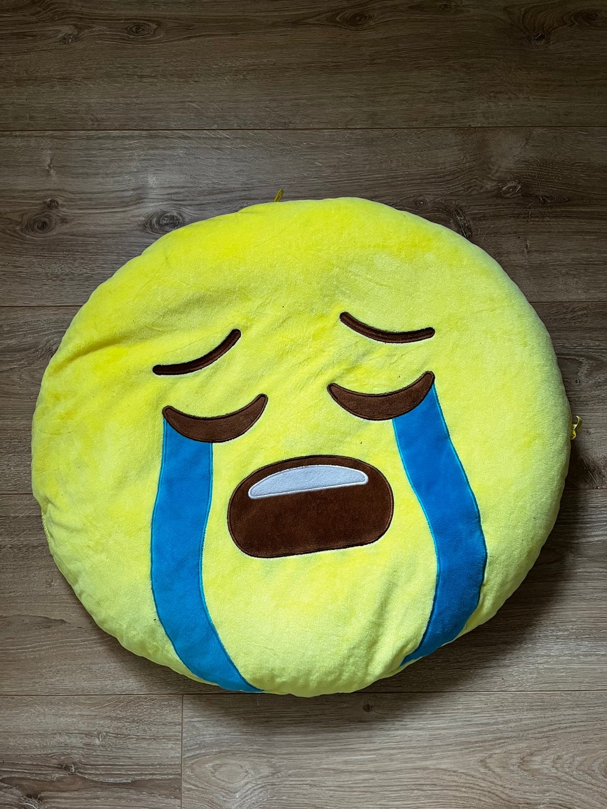 Emoji zitzak, huilende emoji, poef, kussen, Ophalen of Verzenden, Zo goed als nieuw