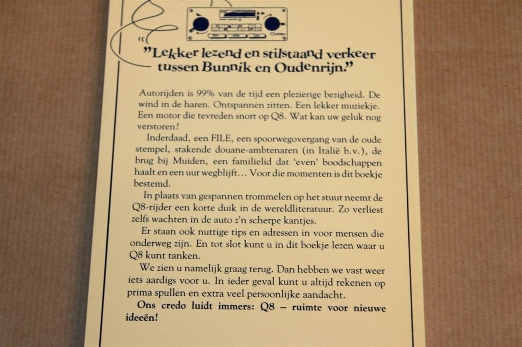 Fluitend in de File — Q8 Promotieboekje 1986, Ophalen of Verzenden, Gelezen