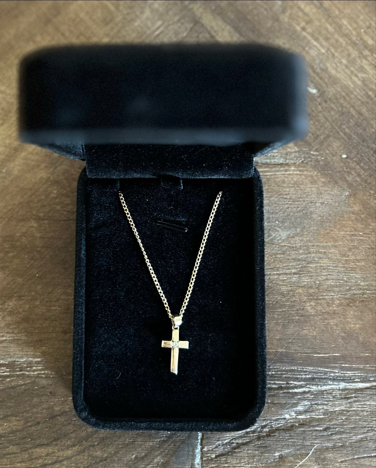 Gouden ketting met kruisje - 9 karaat, Ophalen of Verzenden, Zo goed als nieuw, Goud, Met hanger