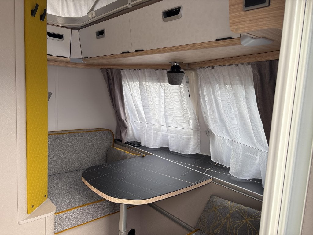 Eriba Touring 542 Urban Memphis, Schokbreker, Lengtebed, 4 tot 5 meter, Eriba